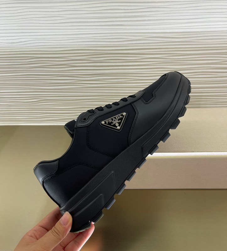 PA Low Sneaker