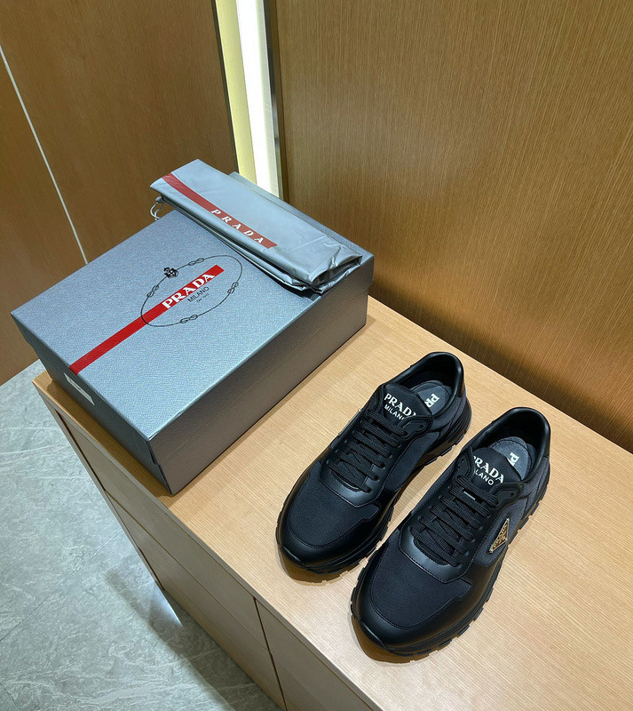 PA Low Sneaker