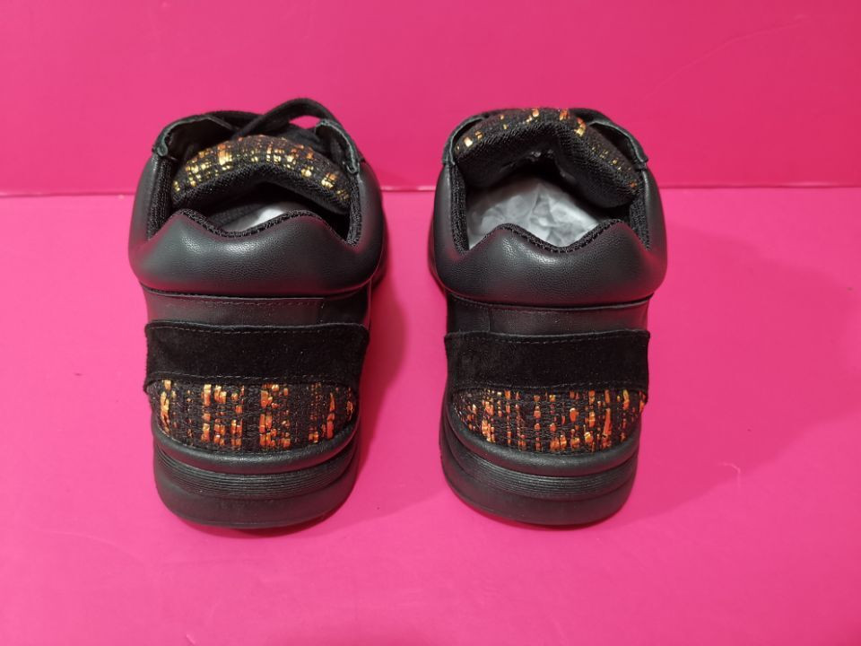 CNL Sneakers