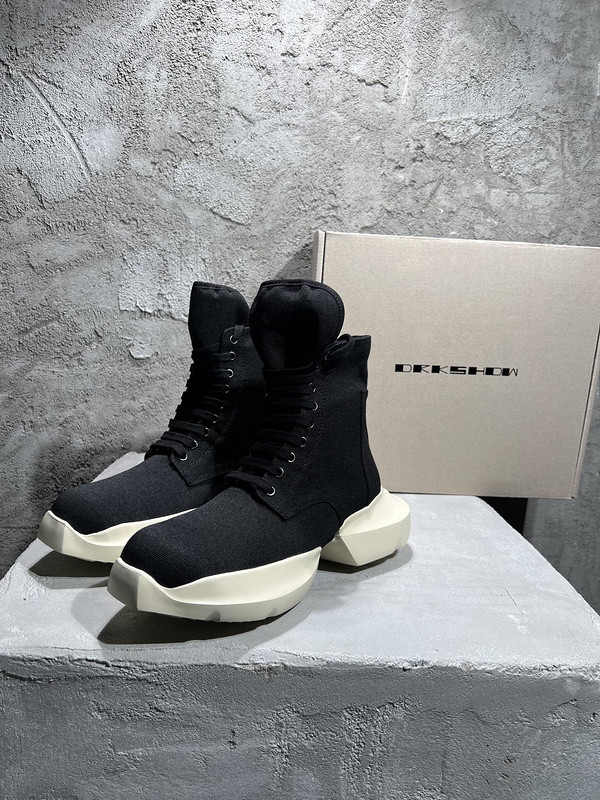 RO Sneakers
