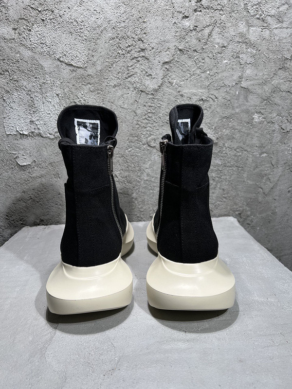 RO Sneakers