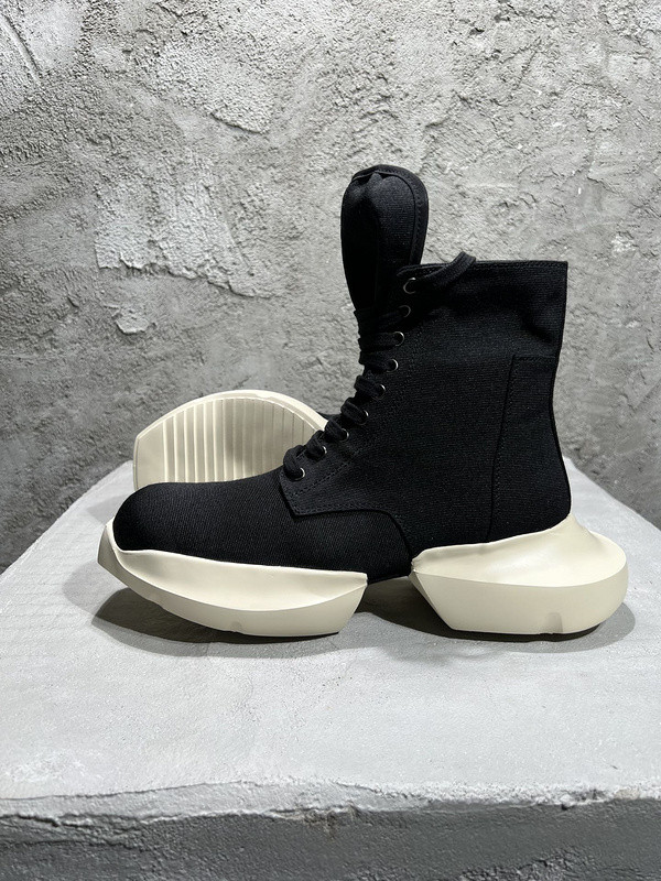 RO Sneakers