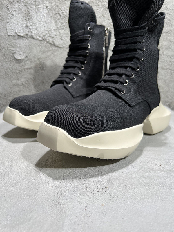 RO Sneakers