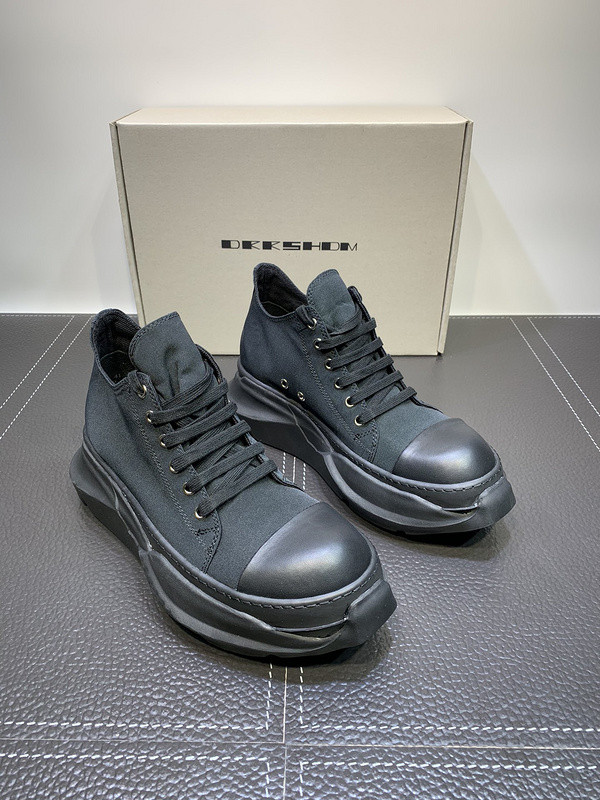 RO Sneakers