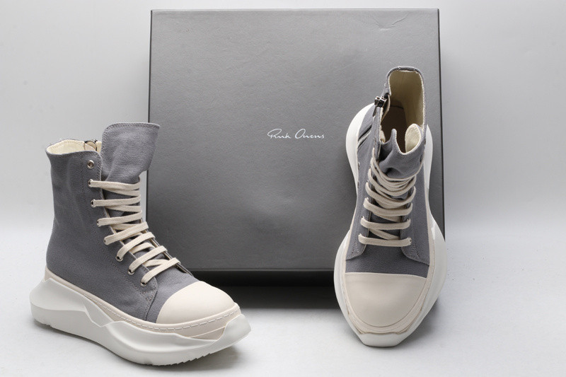 RO Sneakers