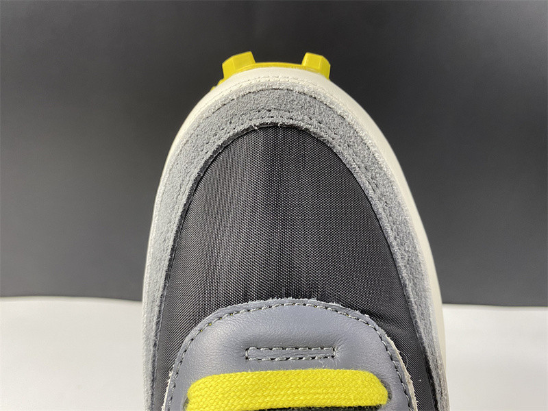 Undercover x Sacai x Nike LDWaffle DJ4877-001