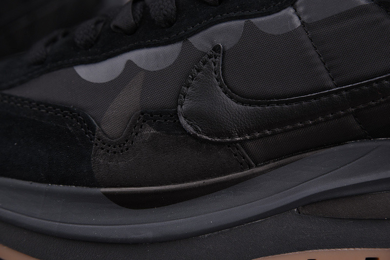 Sacai x Nike VaporWaffle DD1875-001