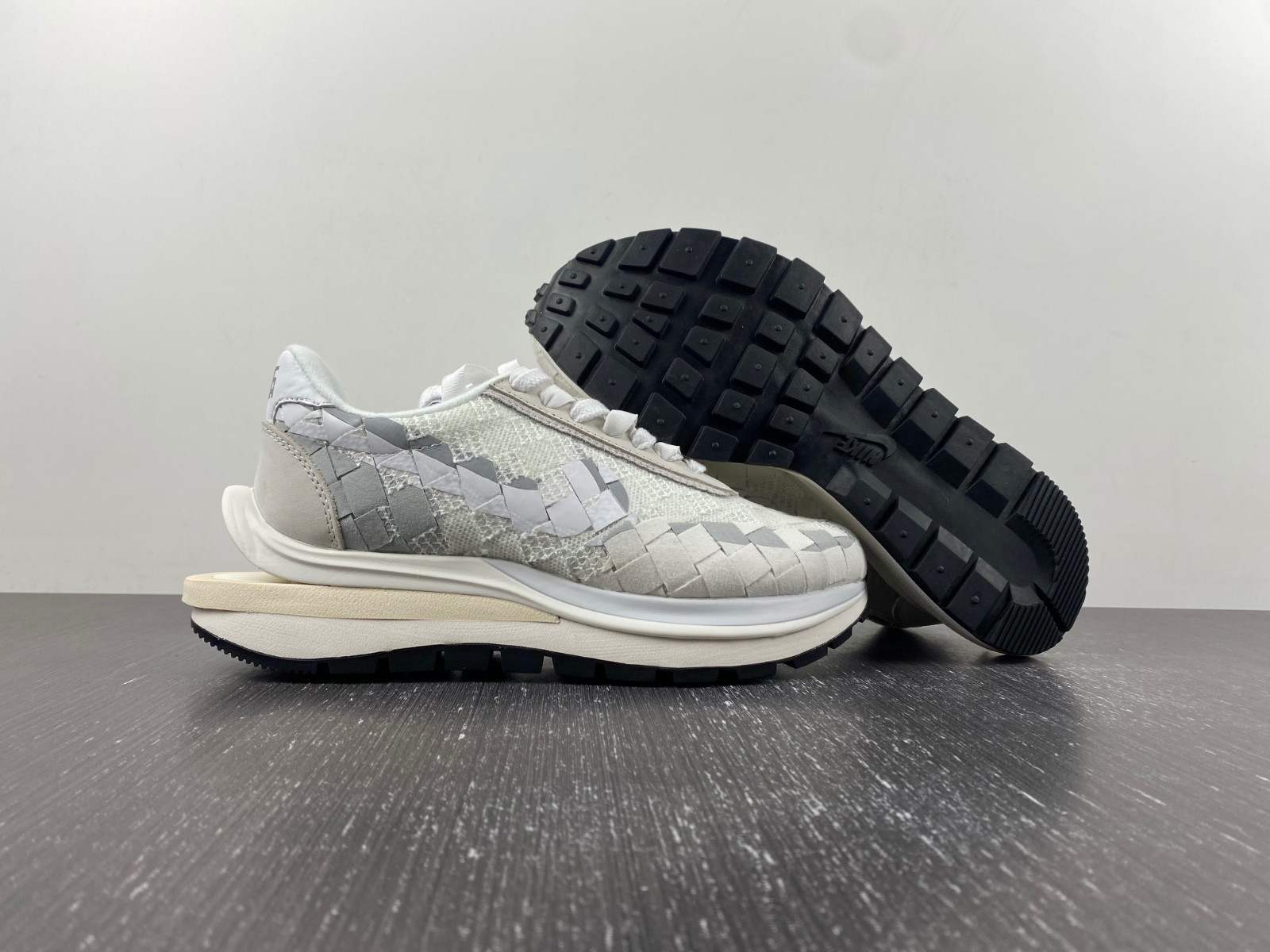 sacai x Nike Waffle Woven Green Gusto DR5209-100