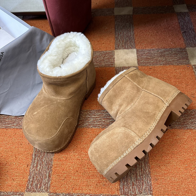 Ba*len*cia*ga boots