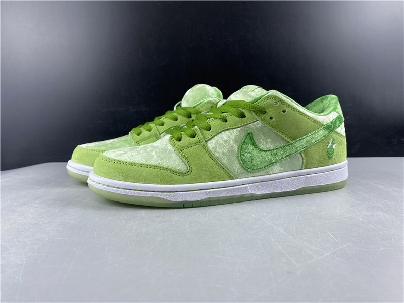 Nike SB Dunk Low Blue Velvet CT2552-300