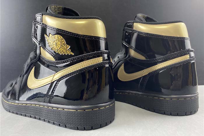 Air Jordan 1 High OG  555088-032