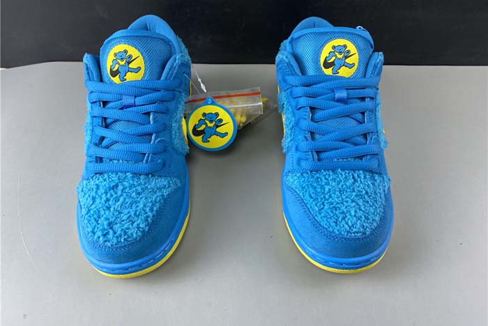 Grateful Dead x Nike SB Dunk Low CJ5378-400