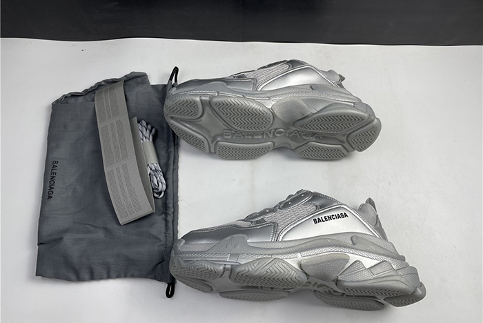Ba*len*cia*ga triple s trainers  536737 w2fs2 8100