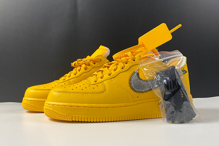 OFF-WHITE NIKE AIR FORCE 1 DD1876-700