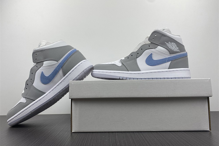 Air Jordan 1 Mid BQ6472-105