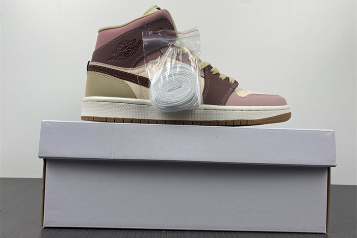 Nike Air Jordan 1 Mid AJ1 DO7440-821