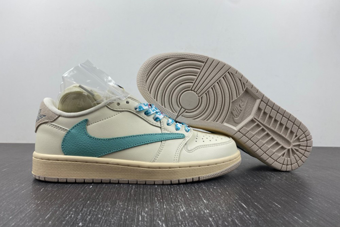 Travis Scott x Air Jordan 1 Low  DM7866-102