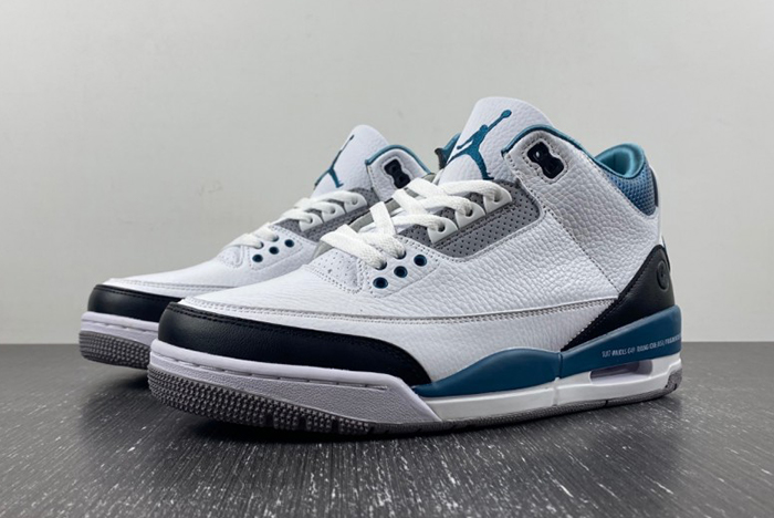 Air Jordan 3 Retro  136064-660