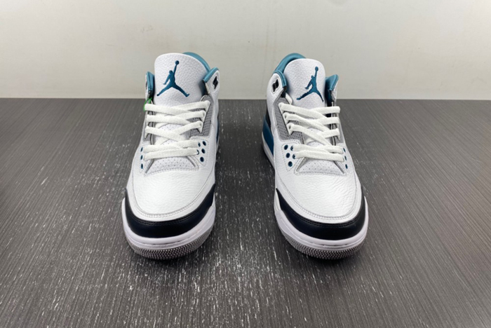 Air Jordan 3 Retro  136064-660