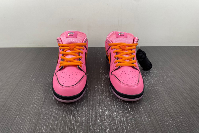 The Powerpuff Girls x Nike SB Dunk Low “Blossom”  FD2631-600