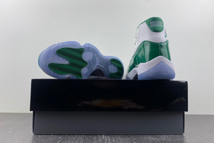 Air Jordan 11  CT8012-113