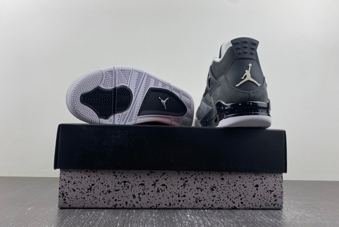 AIR JORDAN 4 RETRO 