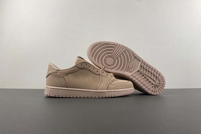 Travis Scott x Air Jordan 1 AO1935-204